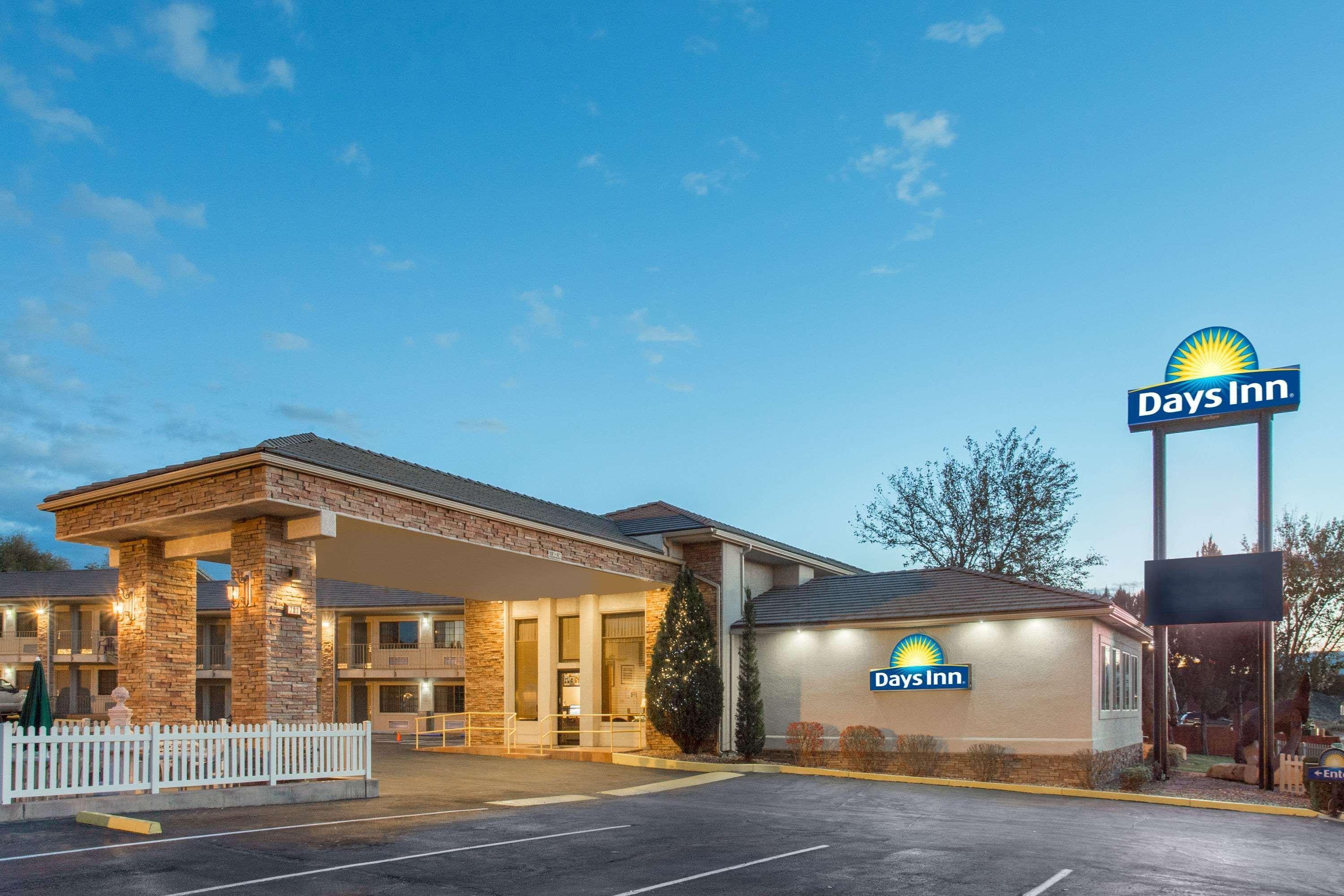 Days Inn By Wyndham Гранд Джанкшен Экстерьер фото